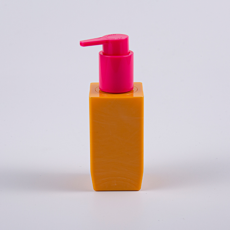 複数の色のオプションのプラスチック ポンプが付いている正方形の形 50ml PETG の厚い壁のローションのびん 複数の色のオプションのプラスチック ポンプが付いている正方形の形 50ml PETG の厚い壁のローションのびん